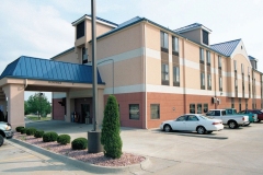 HOLIDAY INN BLUE SPRINGS MO